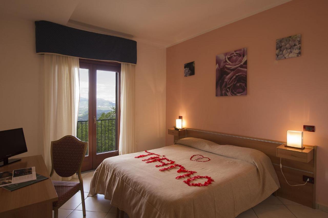 Ospedaletto dʼAlpinolo Royal Hotel Montevergine מראה חיצוני תמונה